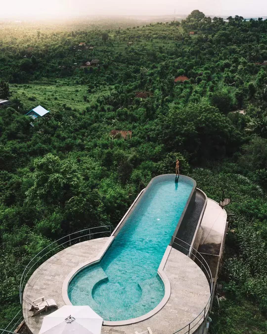 Lingga infinity pool with stunning daytime valley views