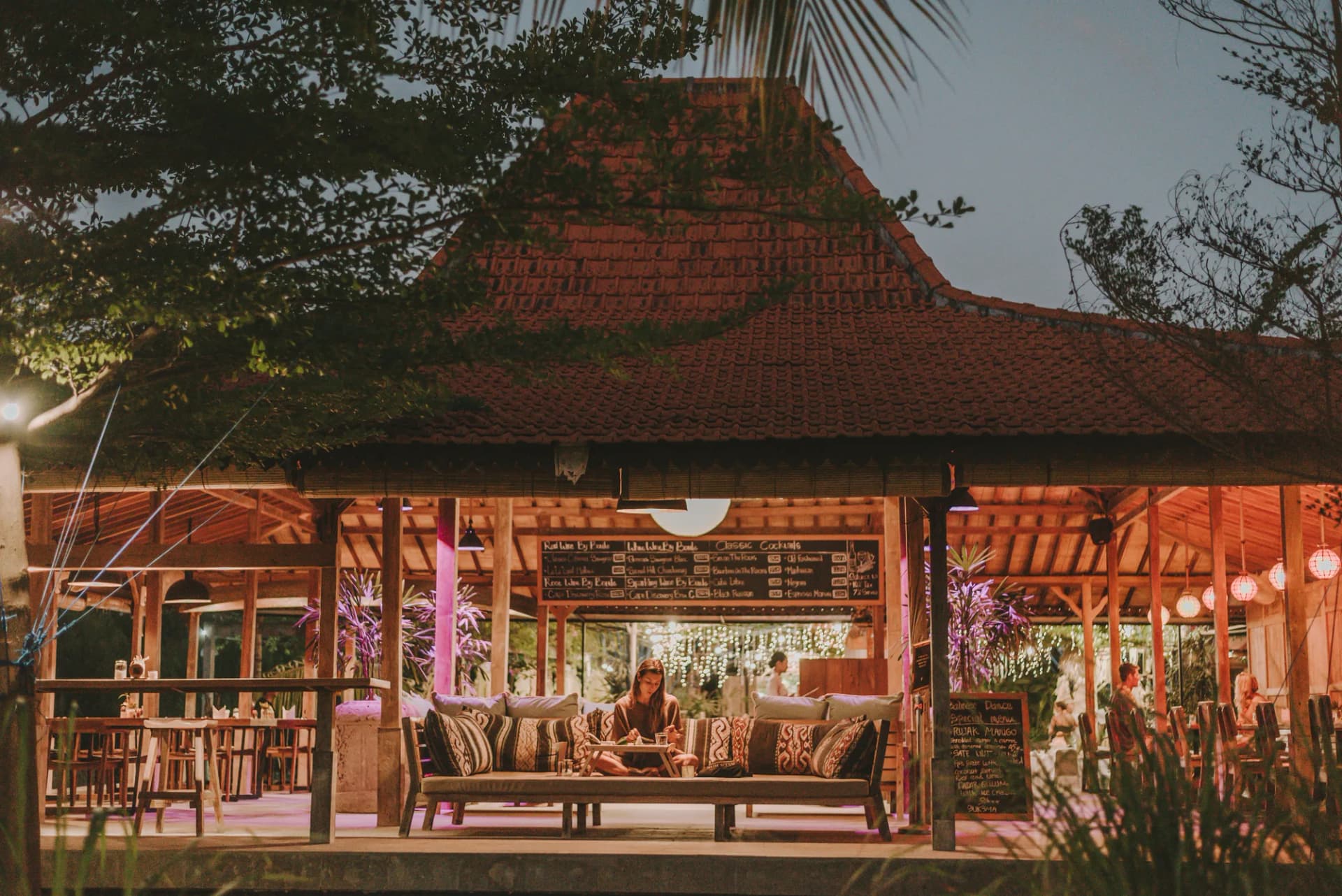 Mangroove Bay restaurant – 4 Rik 6250