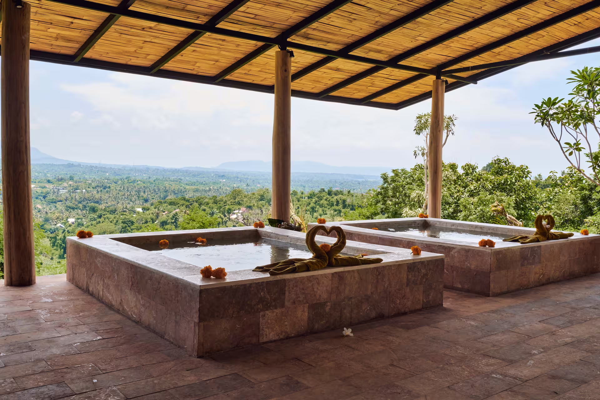 Cold plunge pools for therapeutic ice bath experience