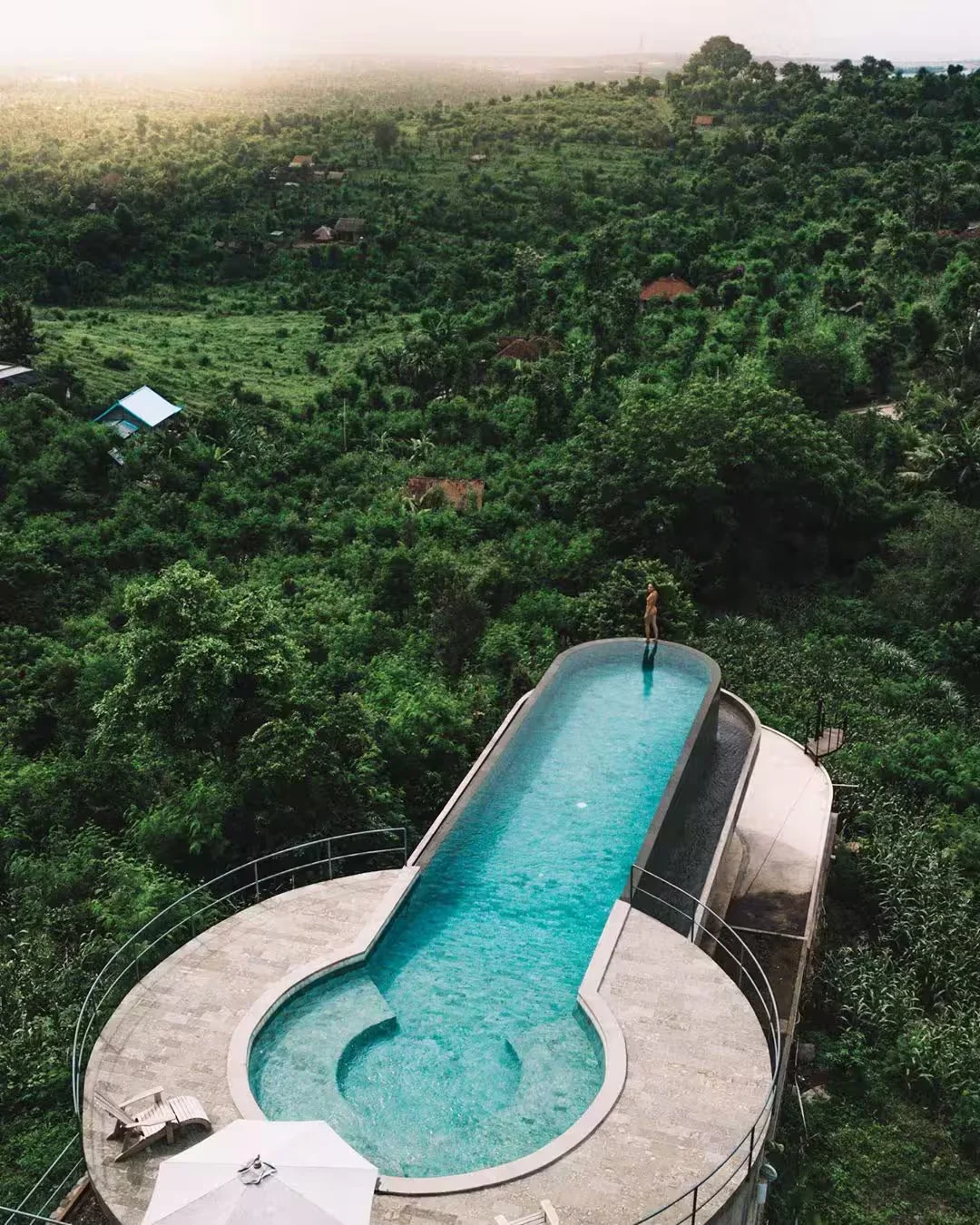 Lingga infinity pool with stunning daytime valley views