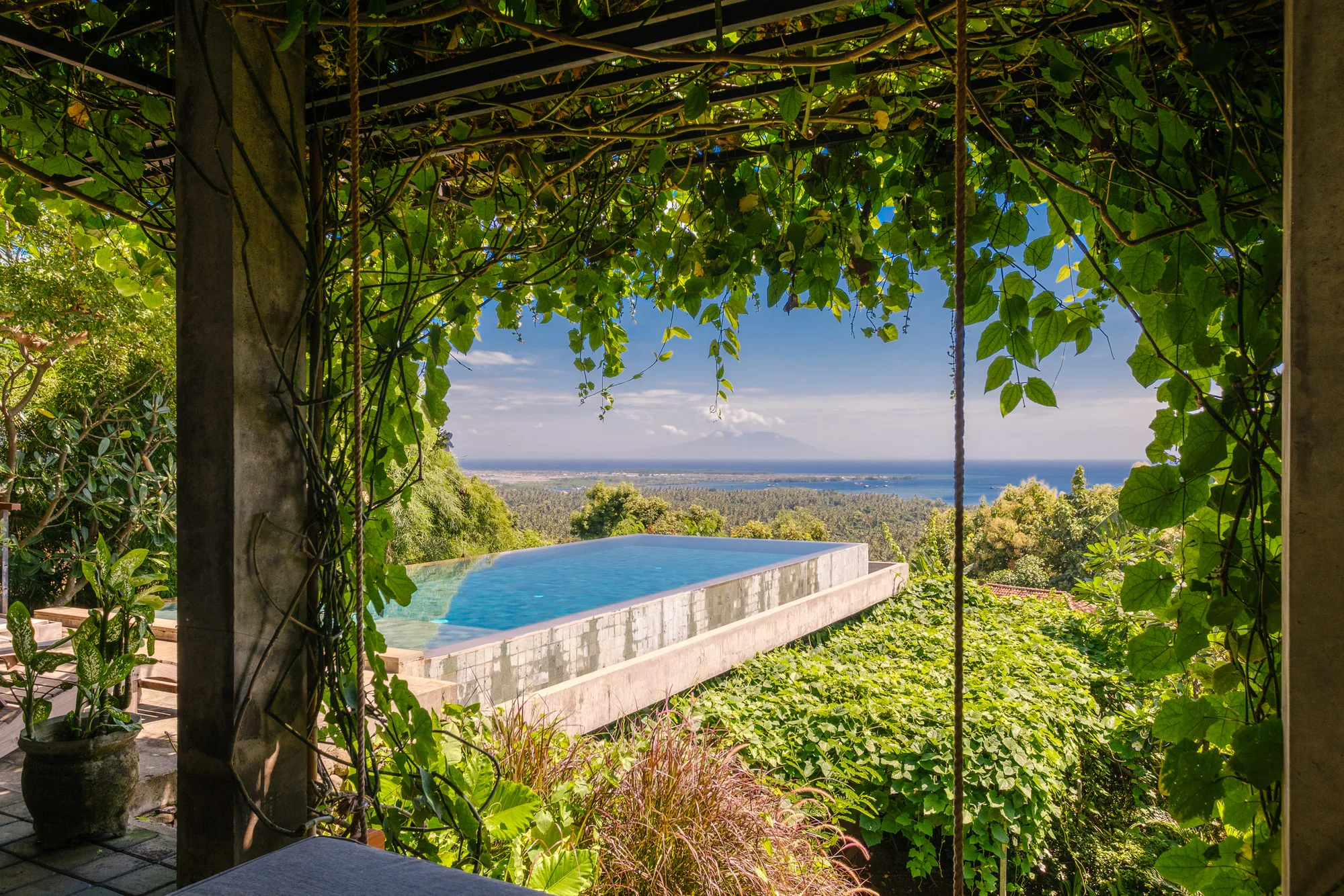 Villa Cinta with beautiful tropical landscaping and architecture